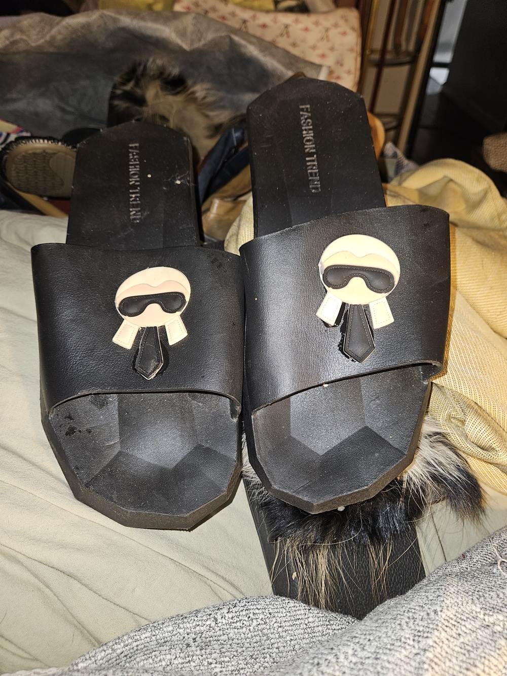 Women’s Black Slide Slippers with Decorative Emblem Sz 12 W/ 10M